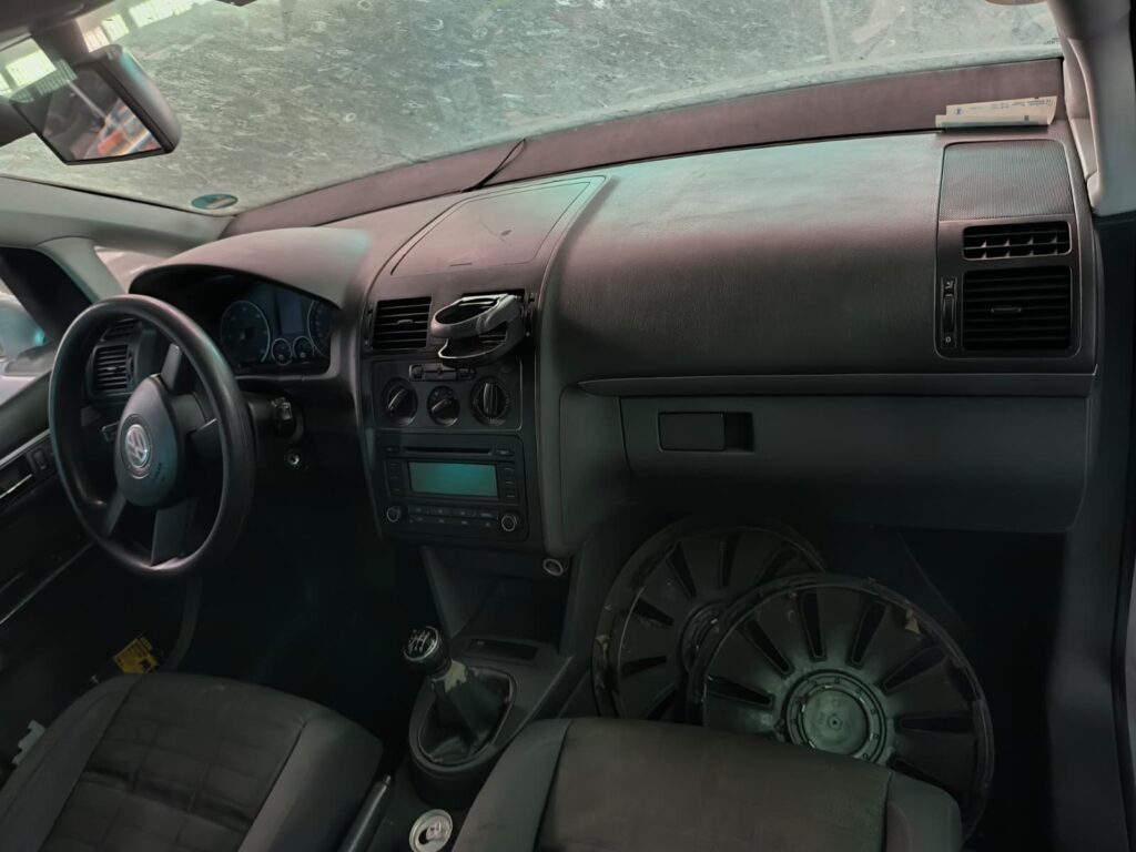 VOLKSWAGEN TOURAN 2.0 TDI 2005